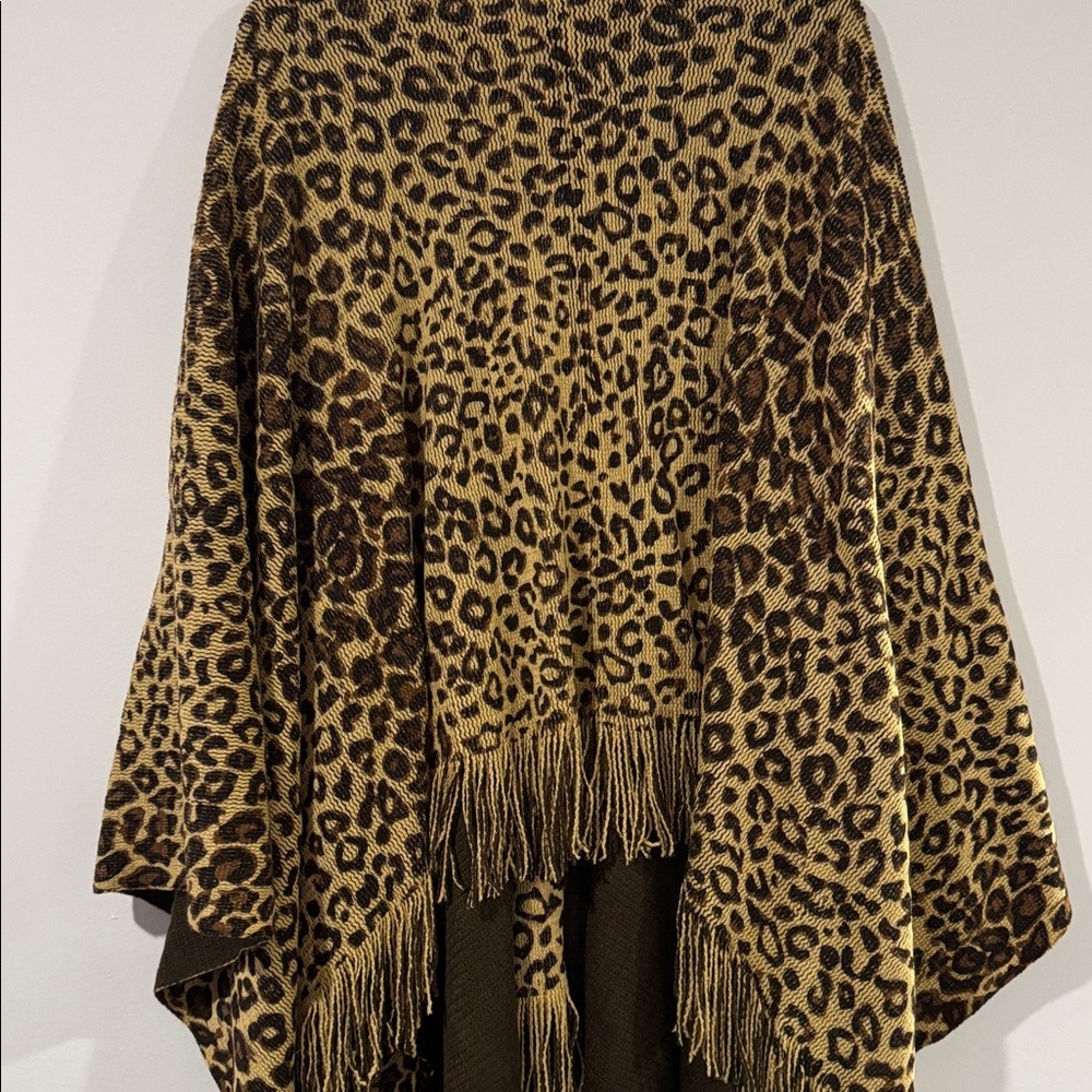 Leopard Print Shawl - Picture 7 of 8